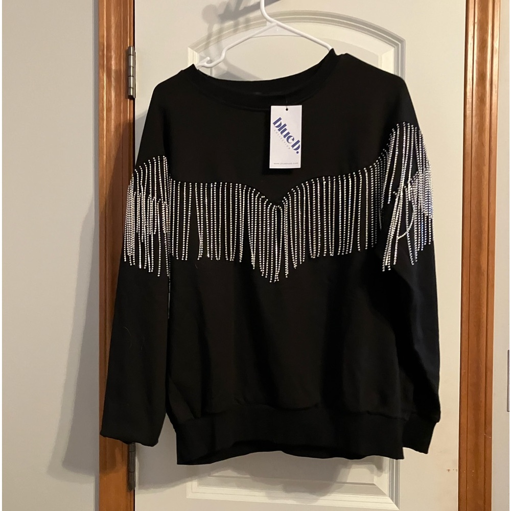 NWT - black and silver fringe top!